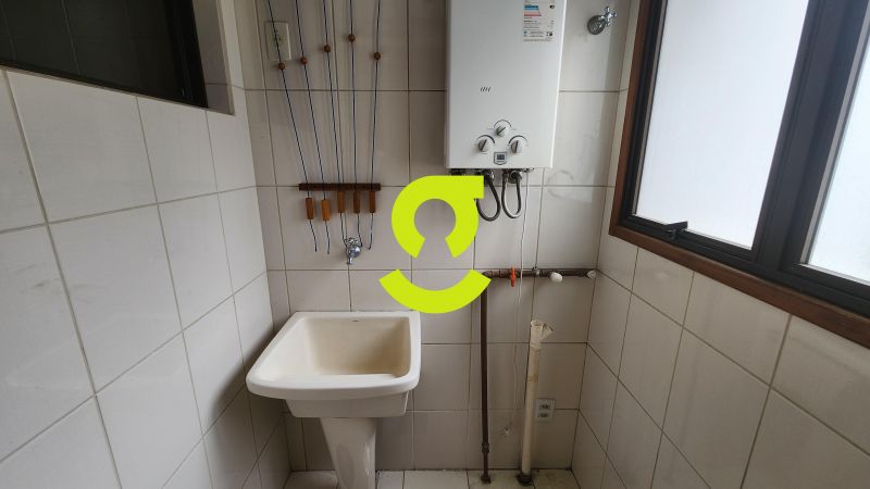 �timo apto de 1 dorm, andar alto, sacada, churrasq...