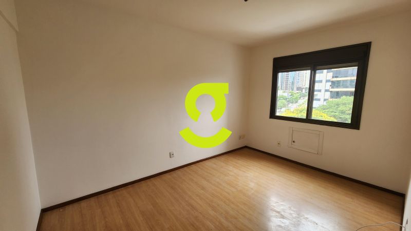 �timo apto de 1 dorm, andar alto, sacada, churrasq...