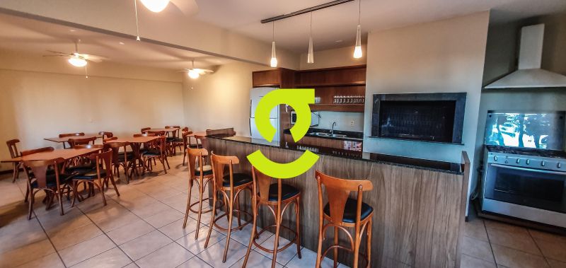 �timo apto de 1 dorm, andar alto, sacada, churrasq...