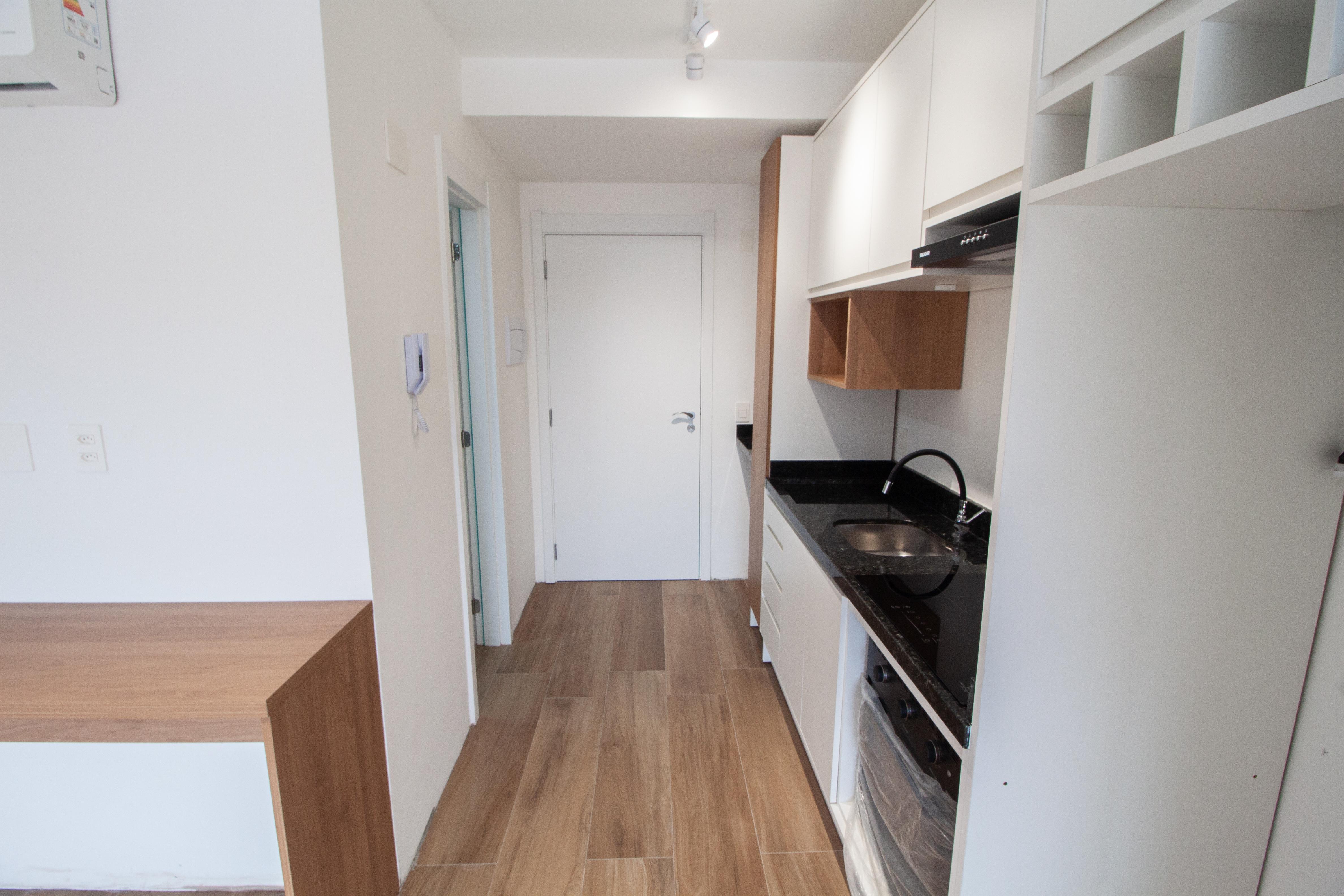 Excelente loft novo, andar alto, semi mobiliado, v...