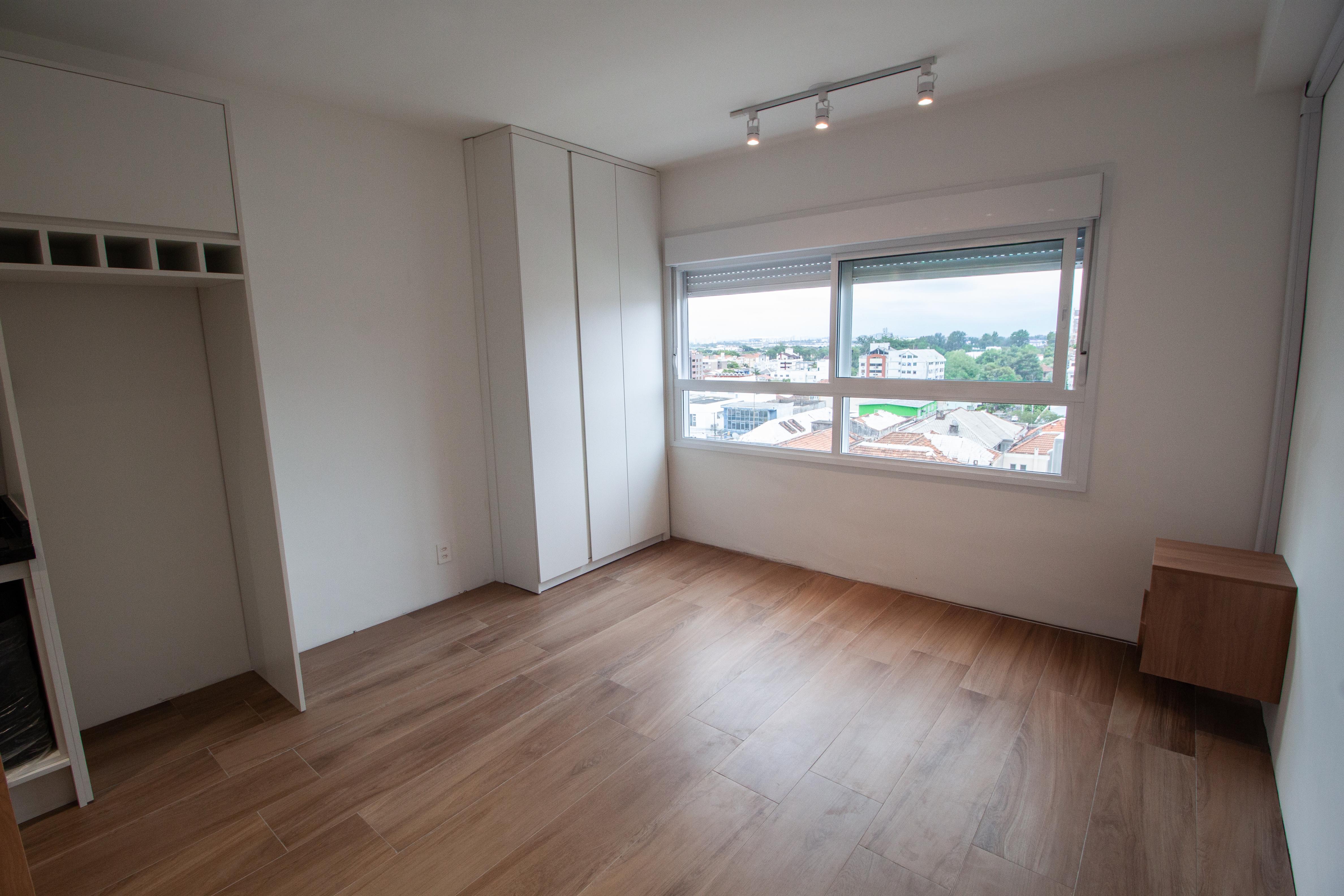 Excelente loft novo, andar alto, semi mobiliado, v...