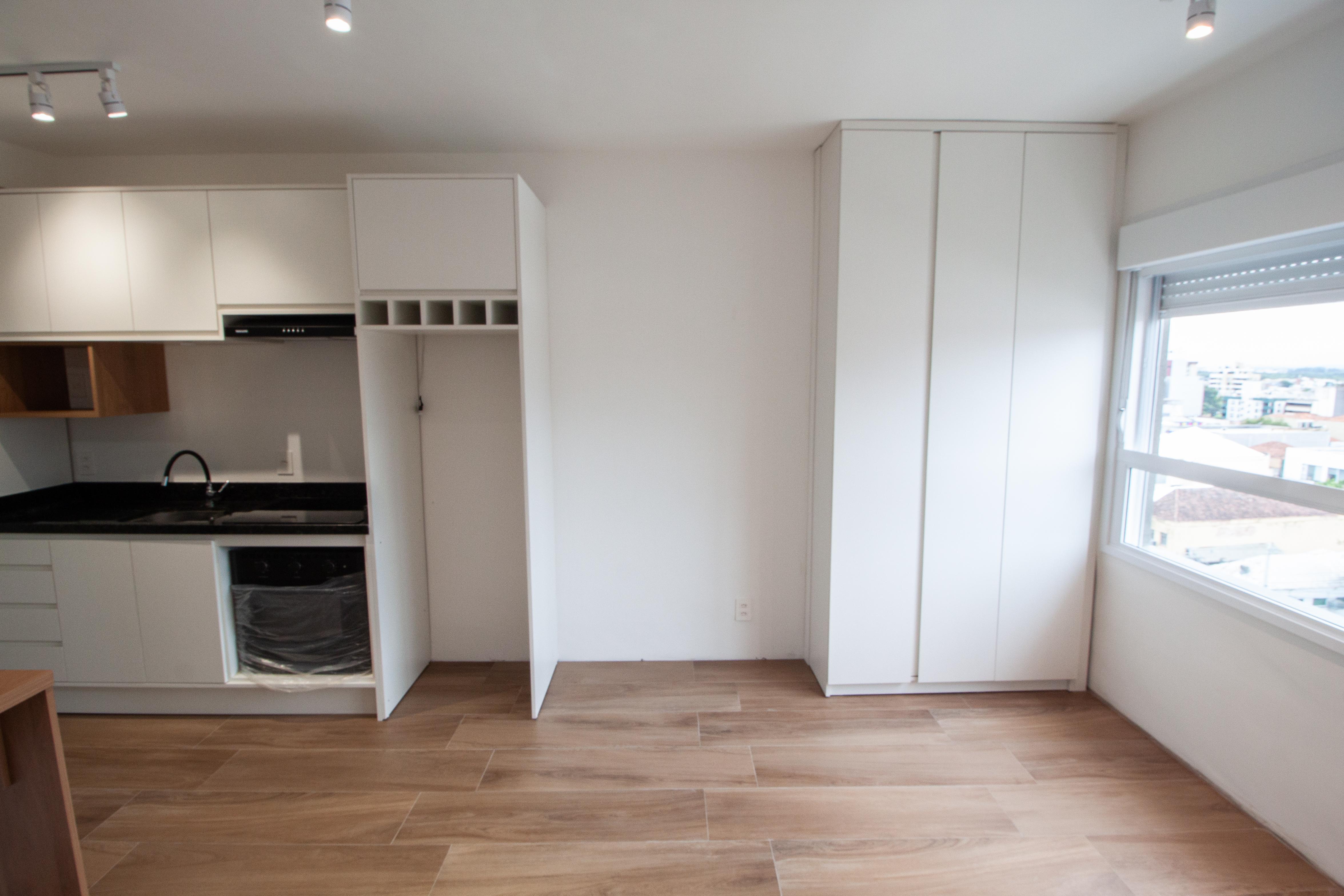 Excelente loft novo, andar alto, semi mobiliado, v...