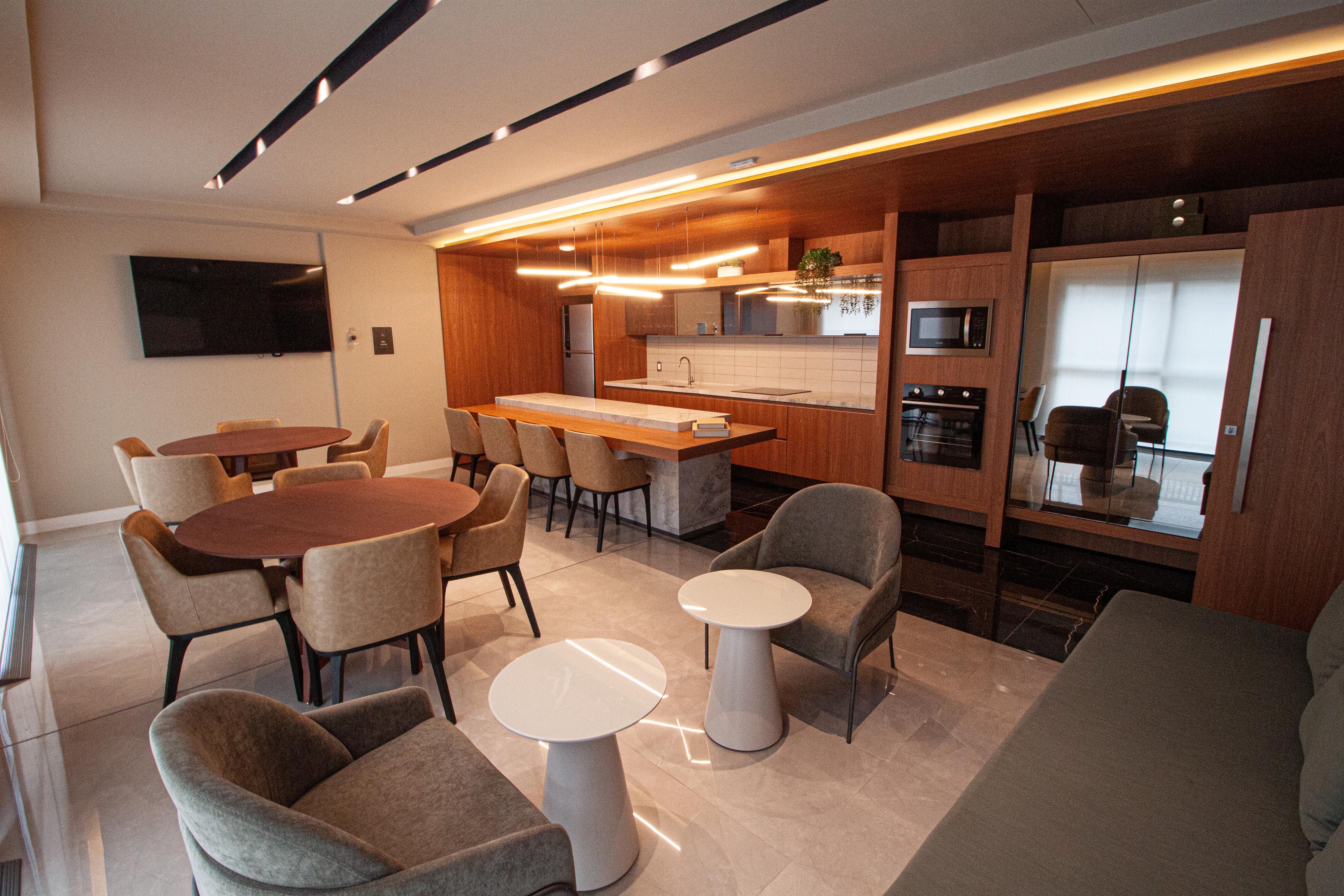 Excelente loft novo, andar alto, semi mobiliado, v...