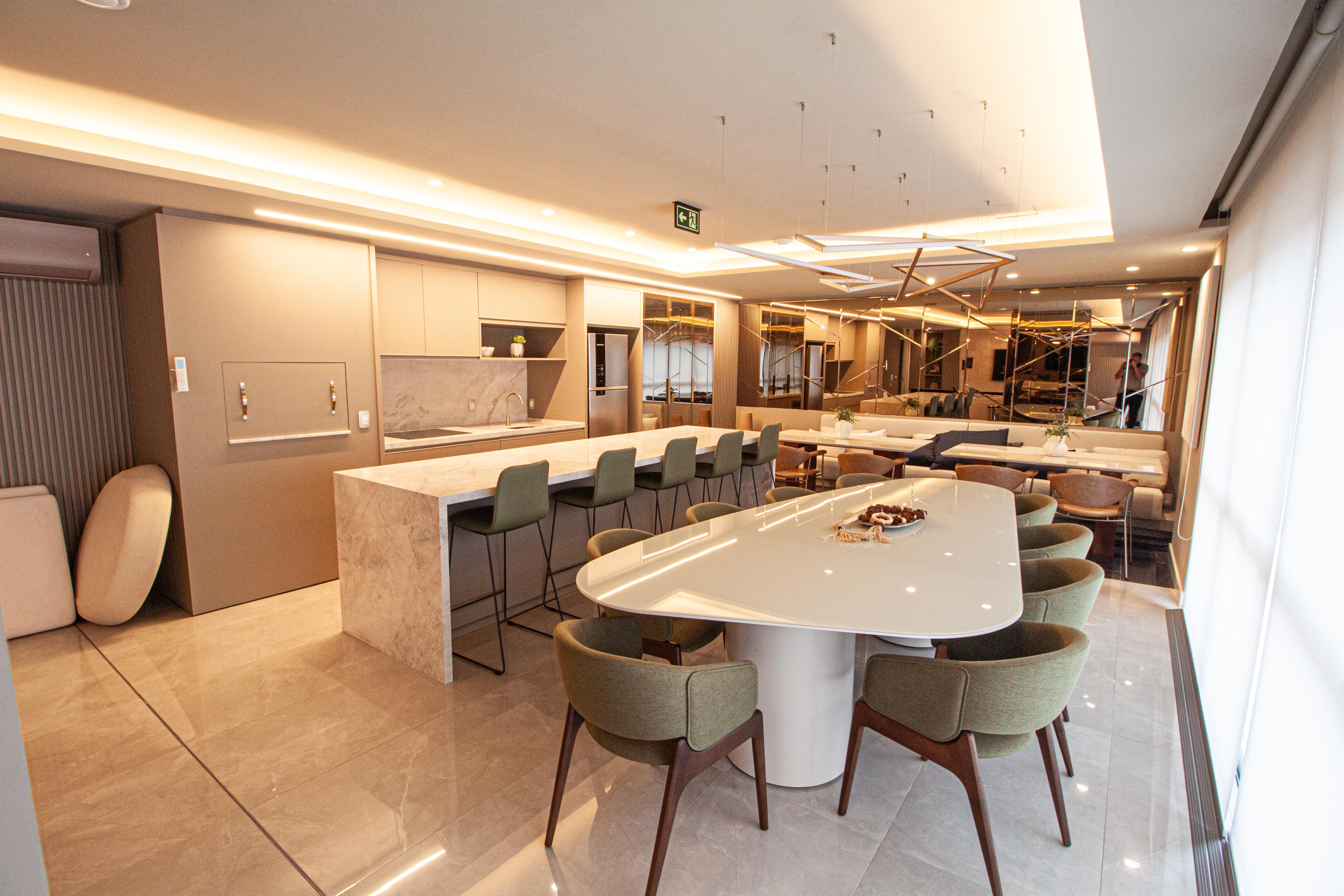 Excelente loft novo, andar alto, semi mobiliado, v...