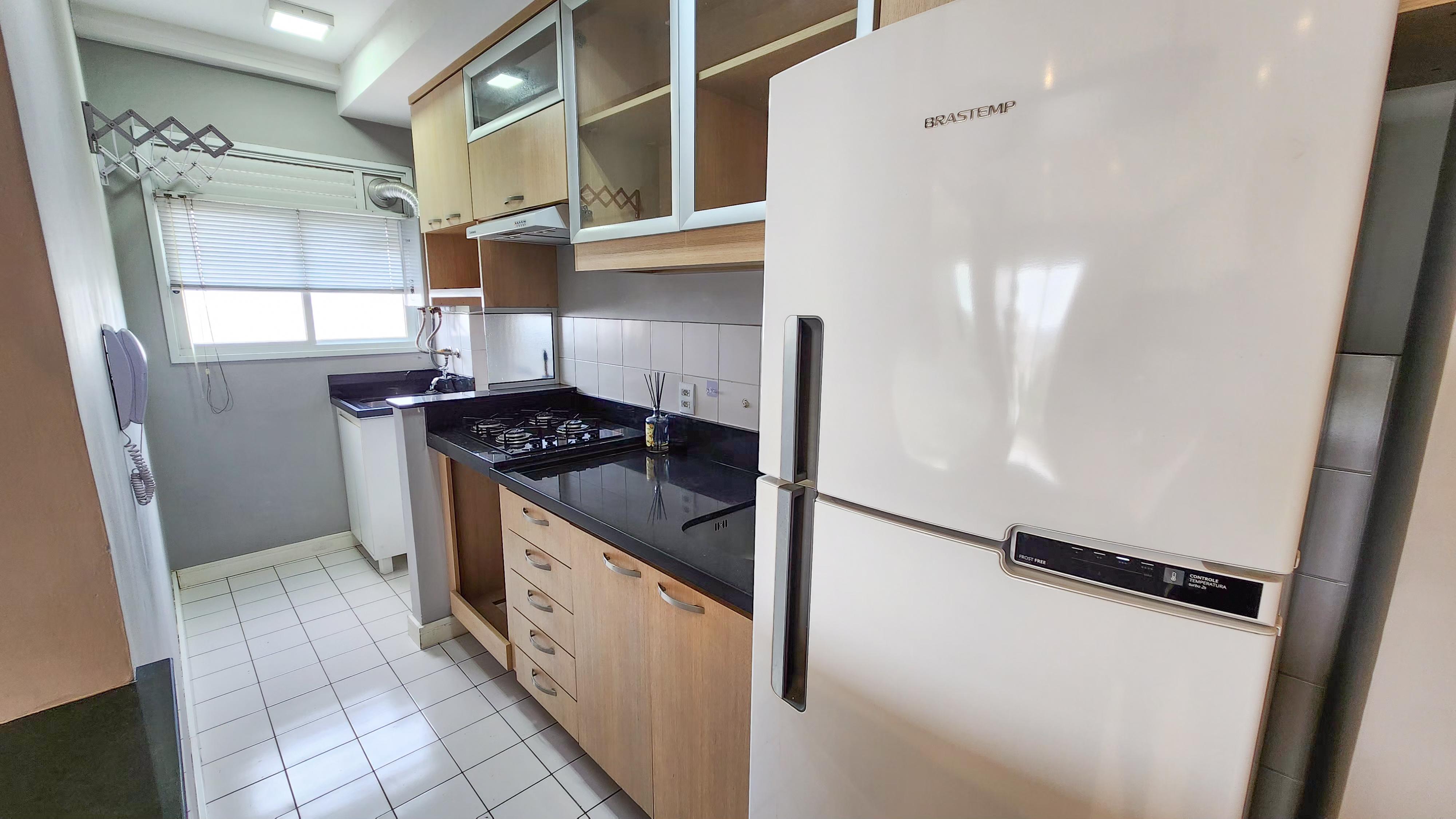 �timo apto, semi mobiliado, andar alto, ar condici...