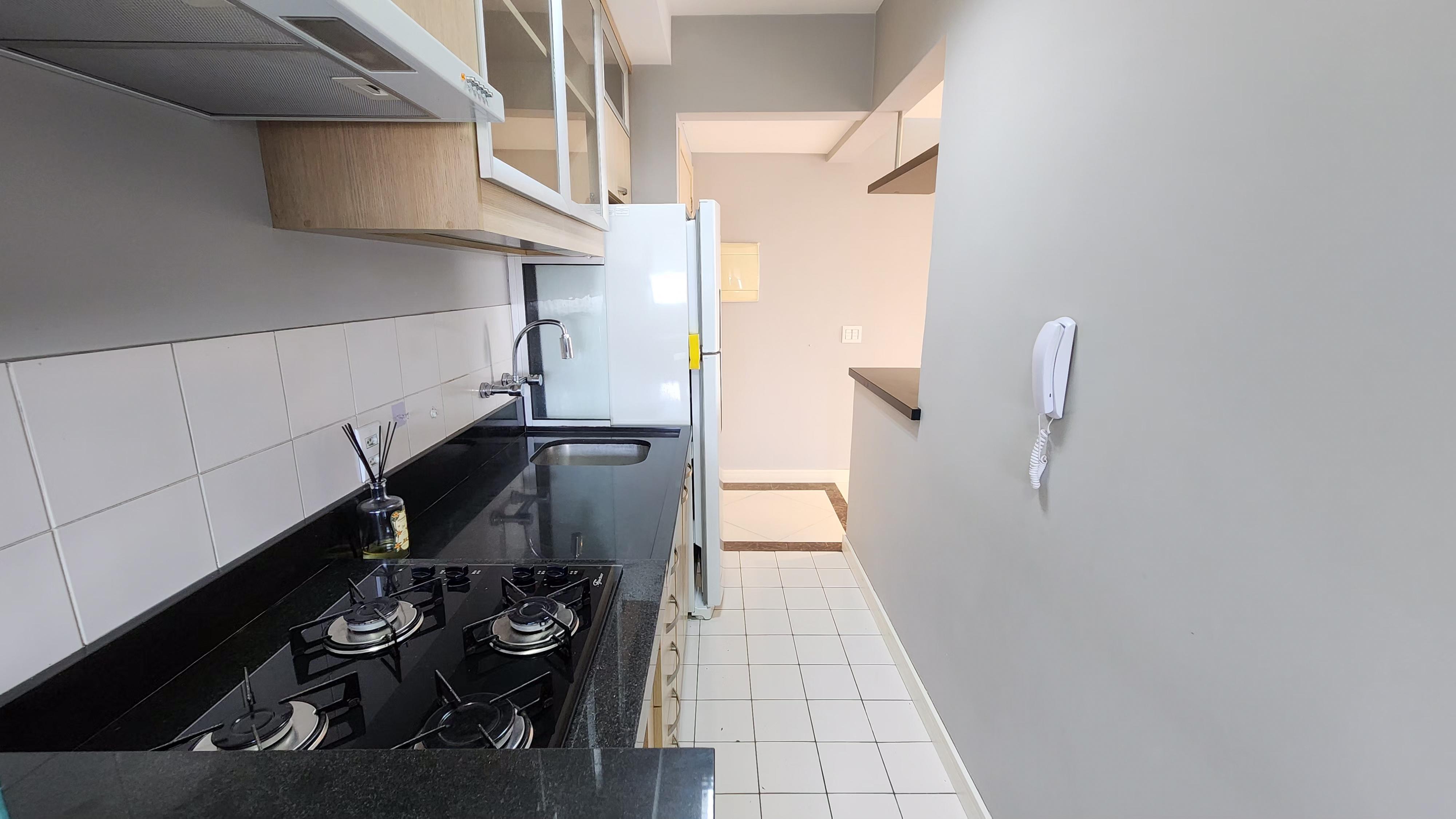 �timo apto, semi mobiliado, andar alto, ar condici...