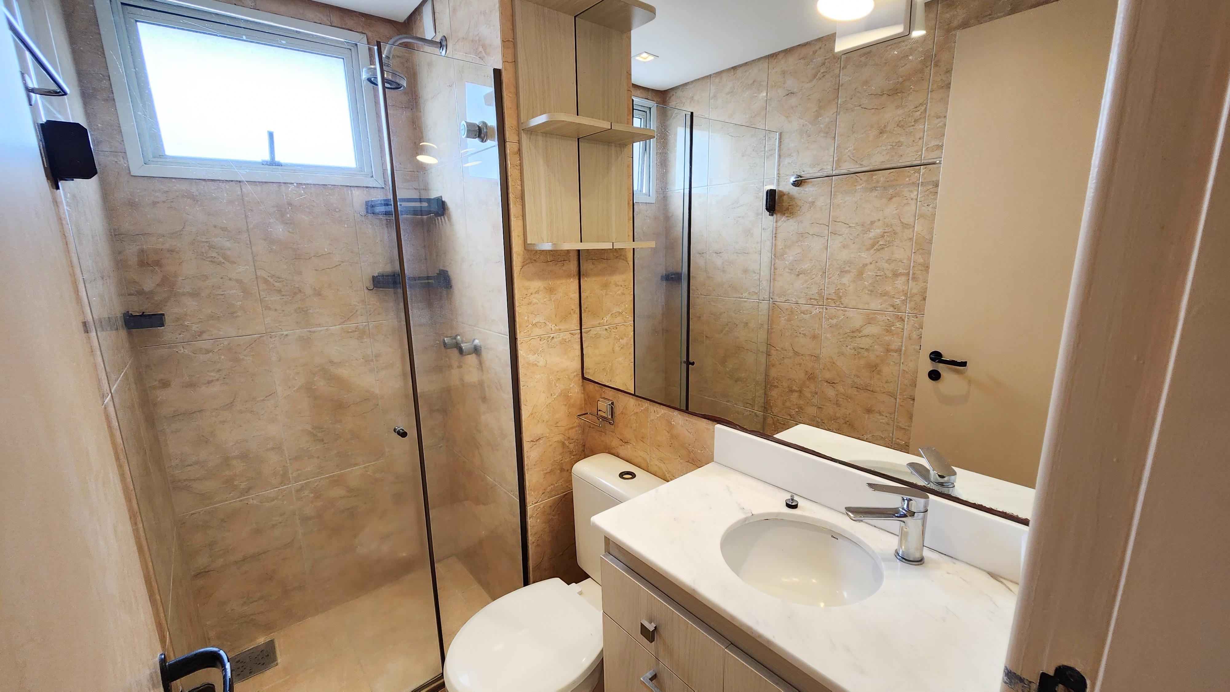 �timo apto, semi mobiliado, andar alto, ar condici...