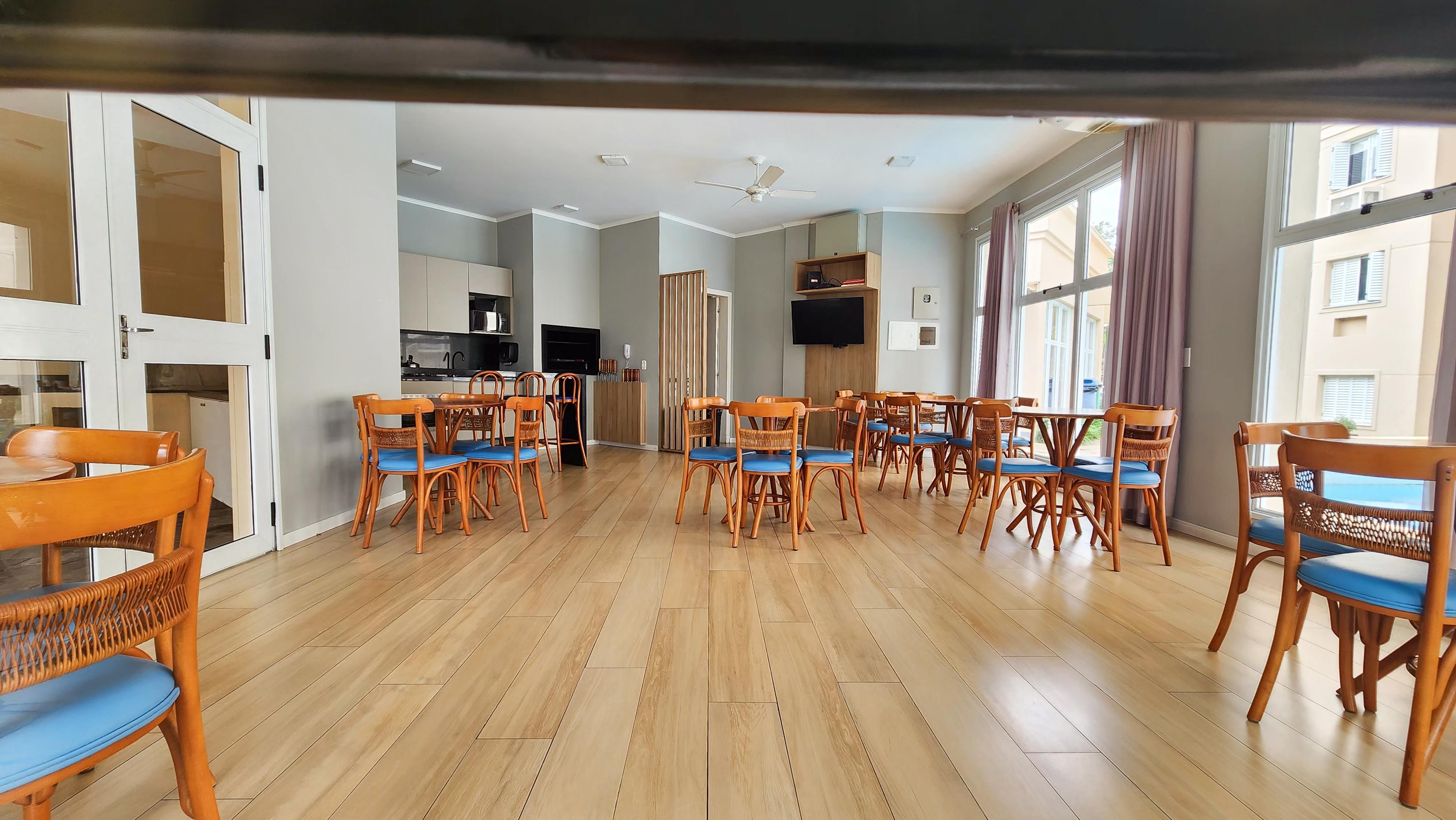 �timo apto, semi mobiliado, andar alto, ar condici...