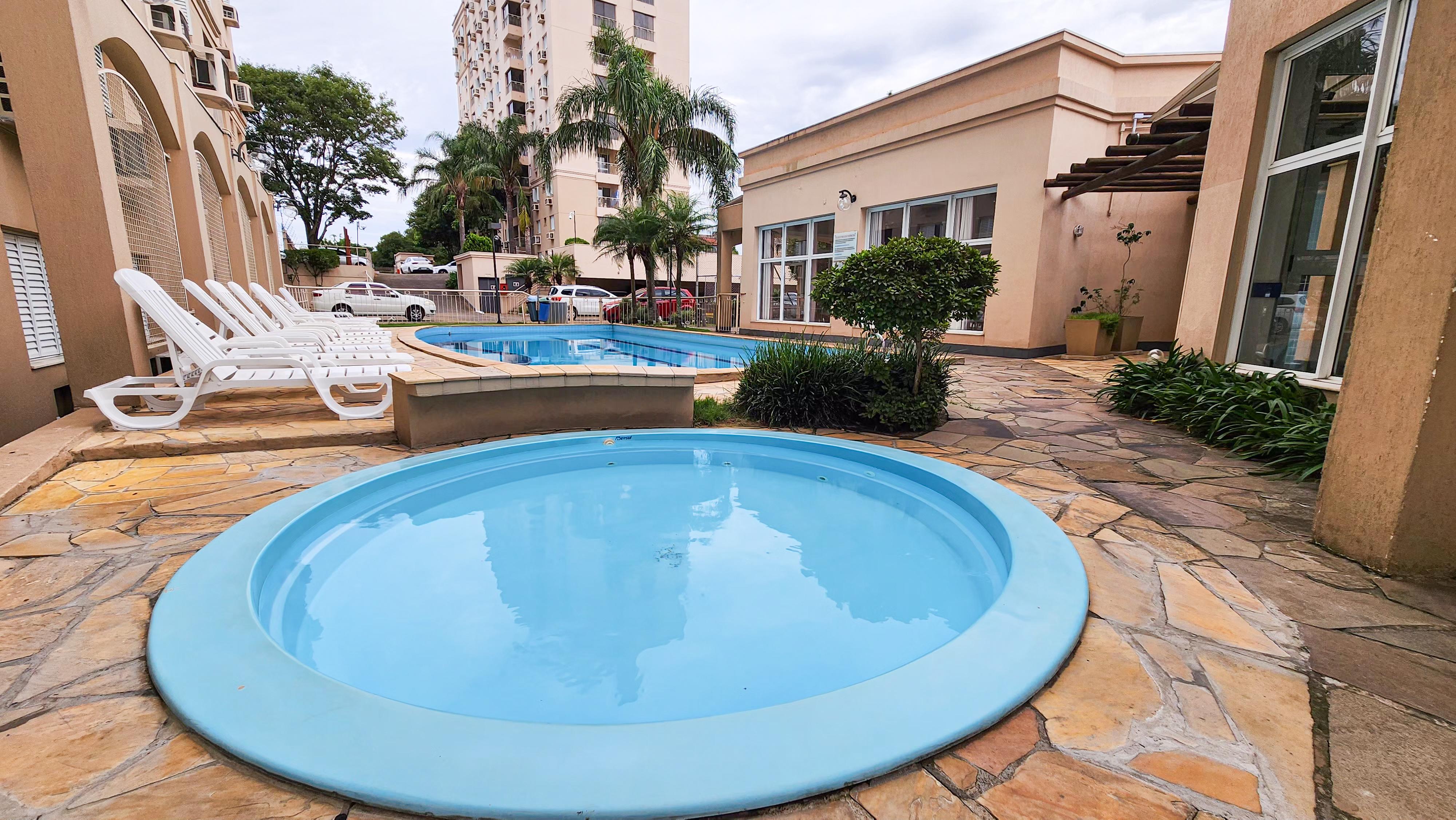 �timo apto, semi mobiliado, andar alto, ar condici...