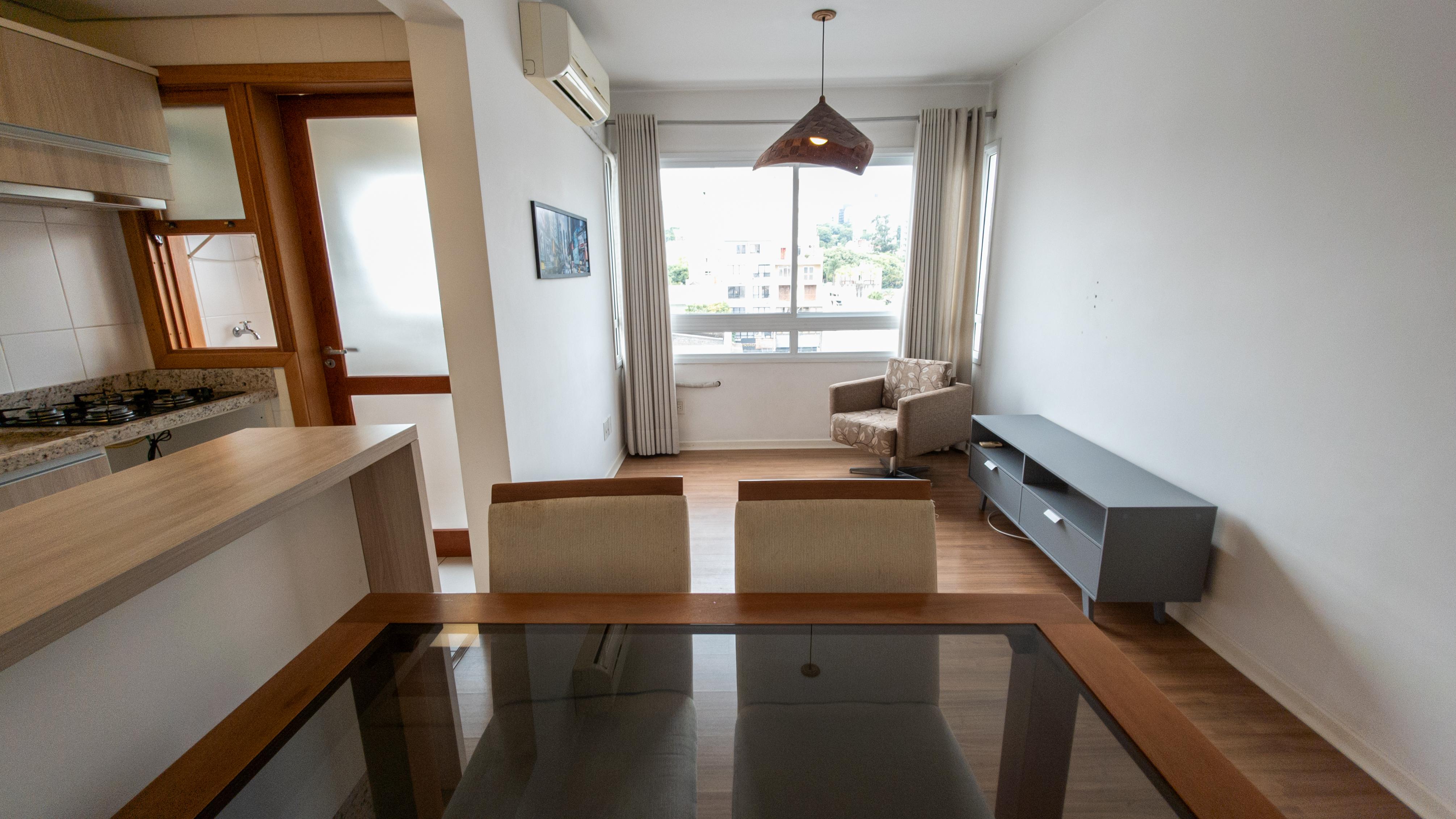 �timo apto semi mobiliado, andar alto, ar condicio...