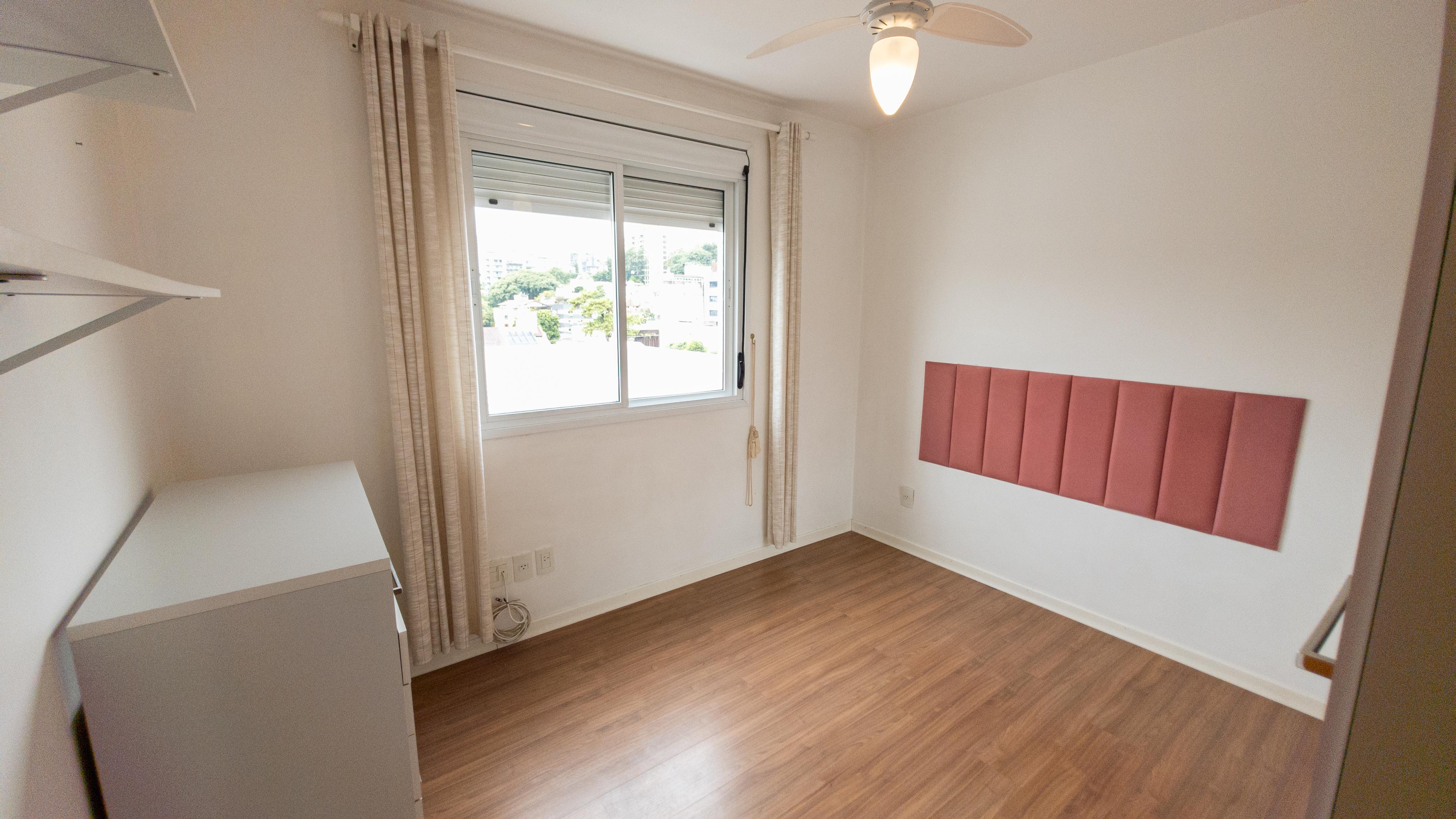 �timo apto semi mobiliado, andar alto, ar condicio...