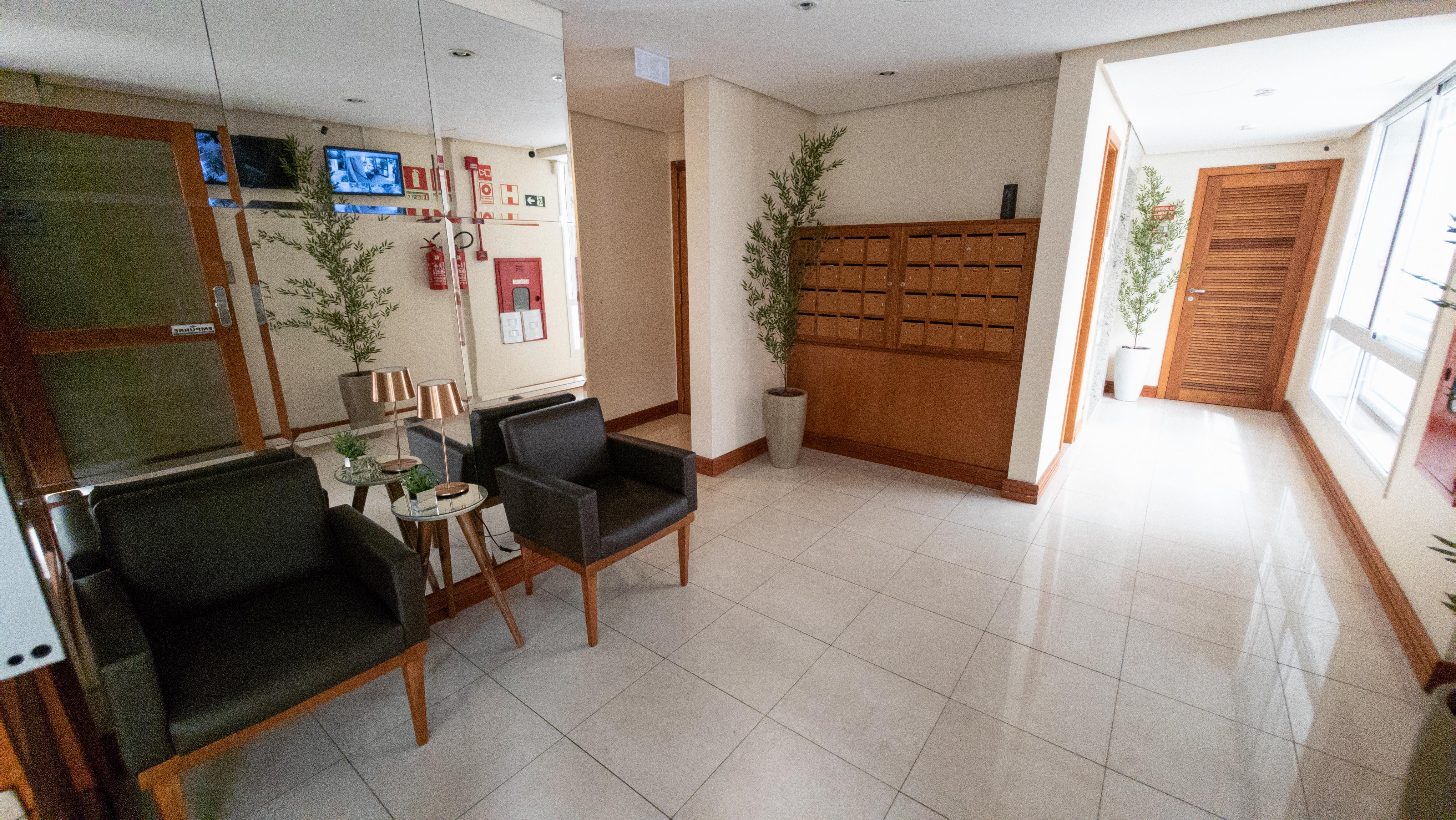 �timo apto semi mobiliado, andar alto, ar condicio...