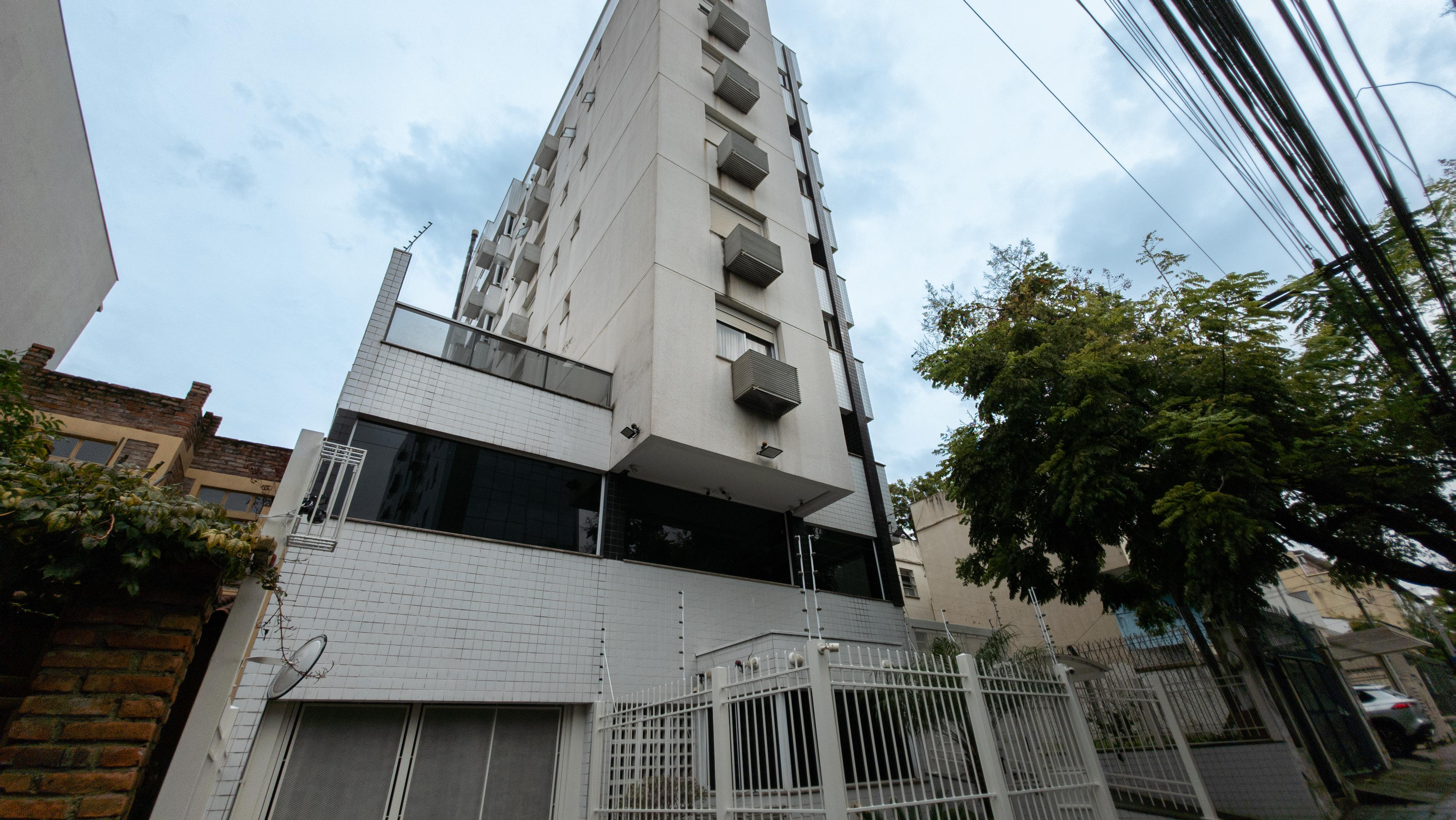 �timo apto semi mobiliado, andar alto, ar condicio...