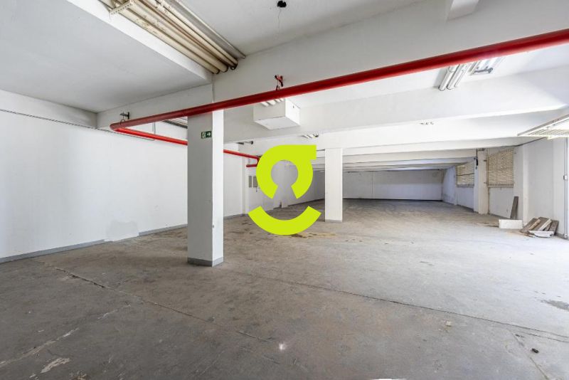 Loja Comercial Premium com 908m� e 19 Vagas na Av....