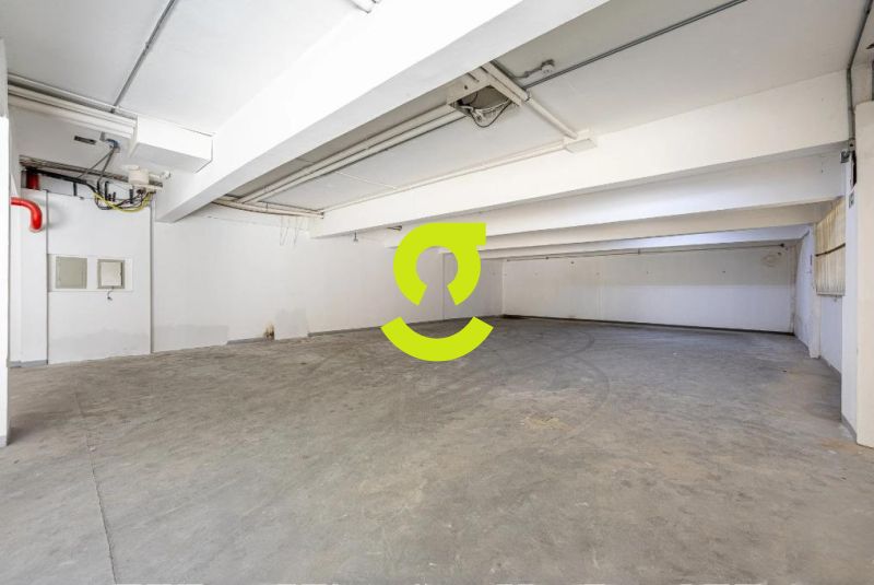 Loja Comercial Premium com 908m� e 19 Vagas na Av....