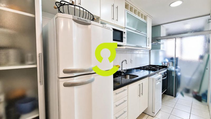 Apartamento 2 dormit�rios com su�te, churrasqueira...