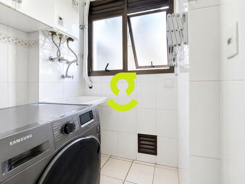 Apartamento 2 dormit�rios com su�te, churrasqueira...