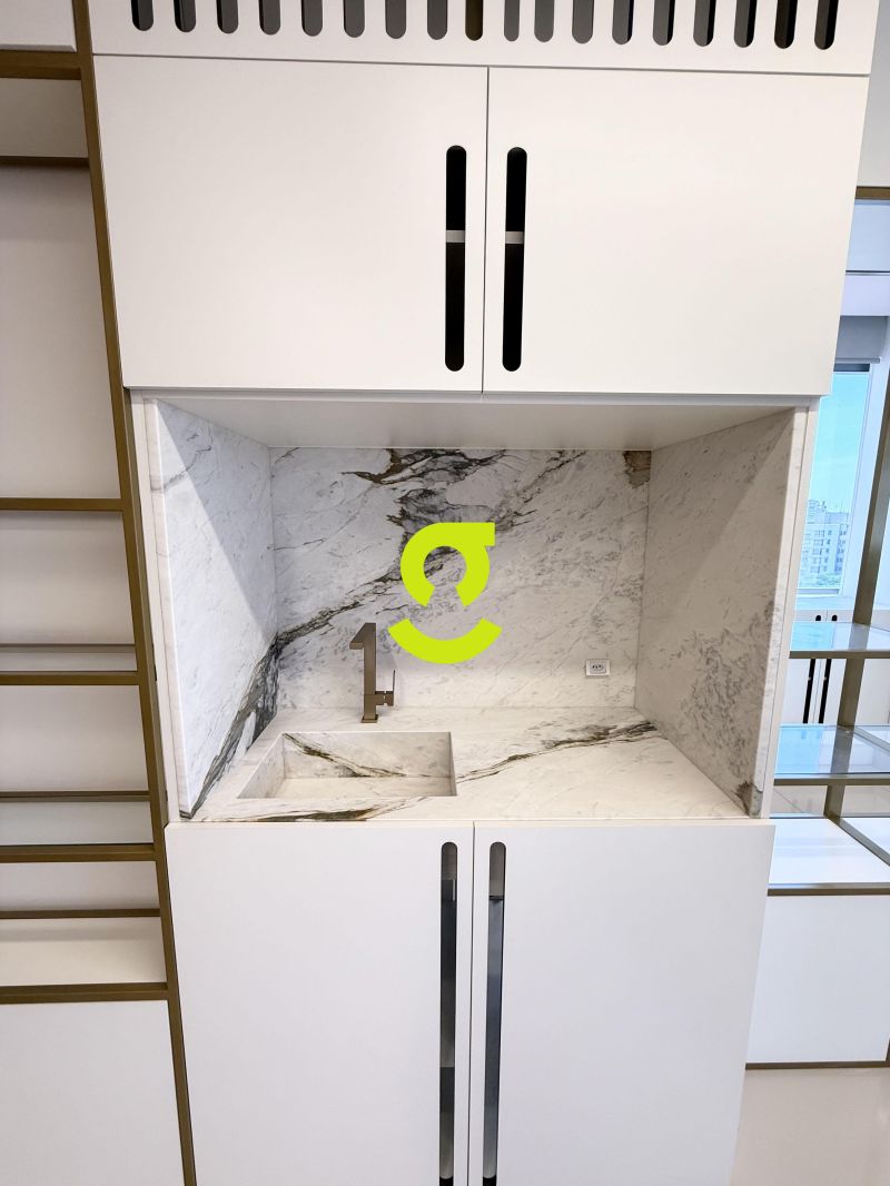 SALA COMERCIAL 82m� NO AUXILIADORA TOTALMENTE MOBI...