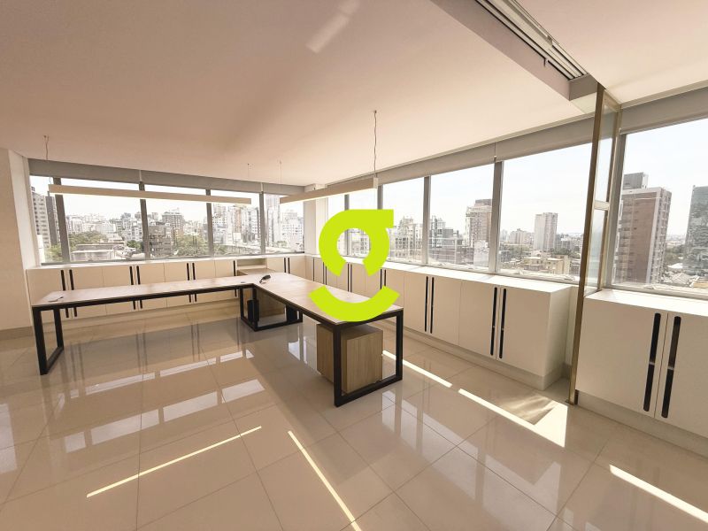 SALA COMERCIAL 82m� NO AUXILIADORA TOTALMENTE MOBI...