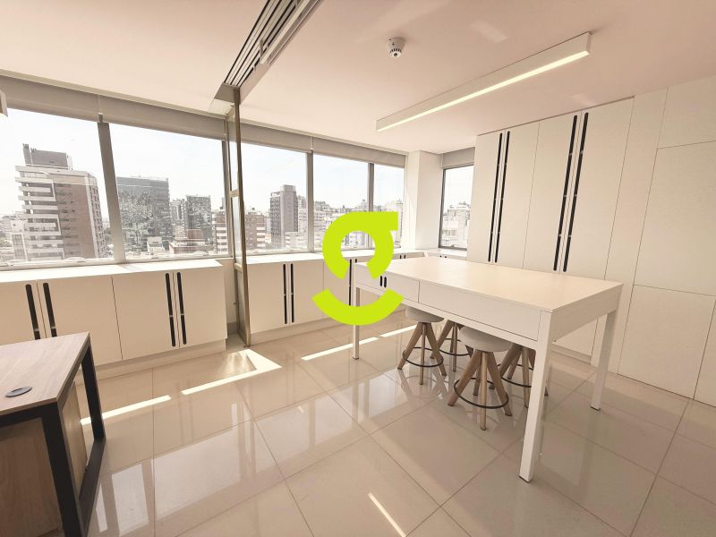 SALA COMERCIAL 82m� NO AUXILIADORA TOTALMENTE MOBI...