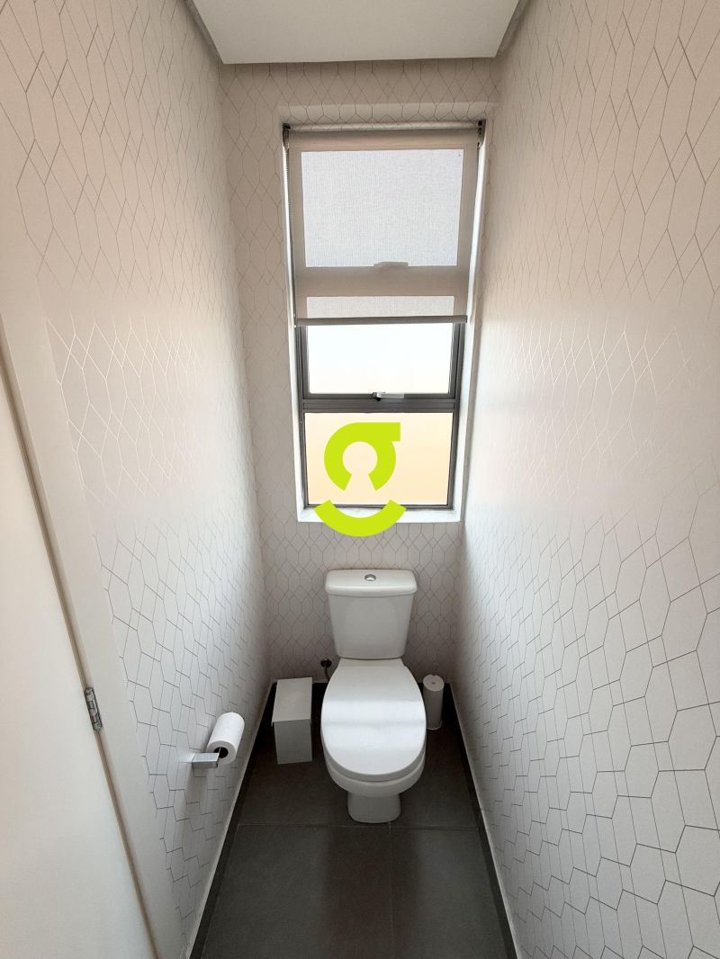 SALA COMERCIAL 82m� NO AUXILIADORA TOTALMENTE MOBI...