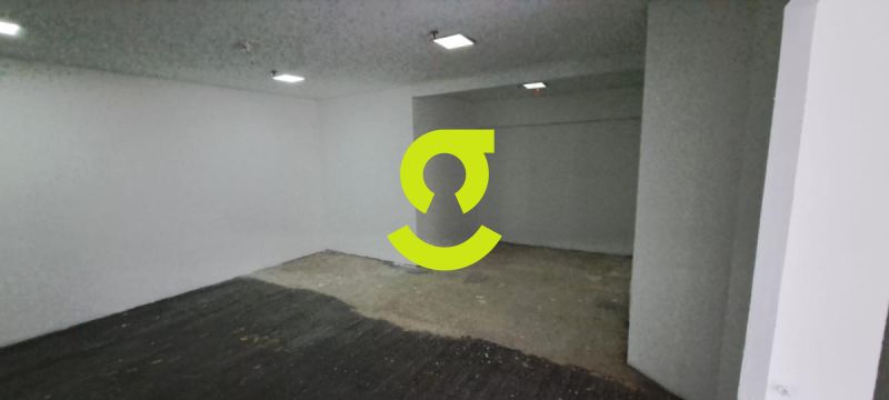 Loja de 250m priv, 2 vagas, sacada exclusiva e fre...