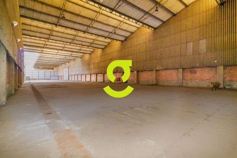 Pavilh�o de 2.104m privativos, PPCI em dia , p� di...