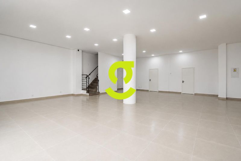 LOJA COMERCIAL | 201m� | MEZANINO | TERRA�O | CENT...