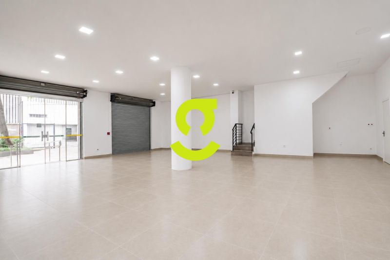 LOJA COMERCIAL | 201m� | MEZANINO | TERRA�O | CENT...