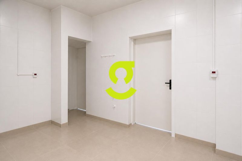 LOJA COMERCIAL | 201m� | MEZANINO | TERRA�O | CENT...