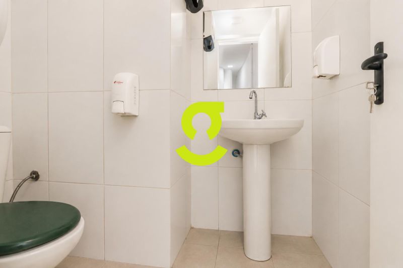 LOJA COMERCIAL | 201m� | MEZANINO | TERRA�O | CENT...