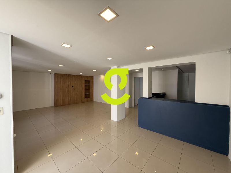 CASA COMERCIAL DE ALTO PADR�O COM 460m� NO BAIRRO ...