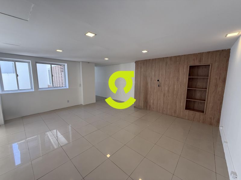CASA COMERCIAL DE ALTO PADR�O COM 460m� NO BAIRRO ...