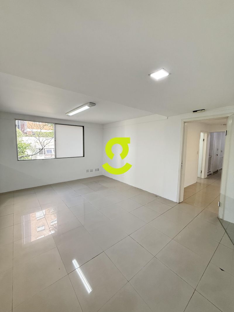 CASA COMERCIAL DE ALTO PADR�O COM 460m� NO BAIRRO ...