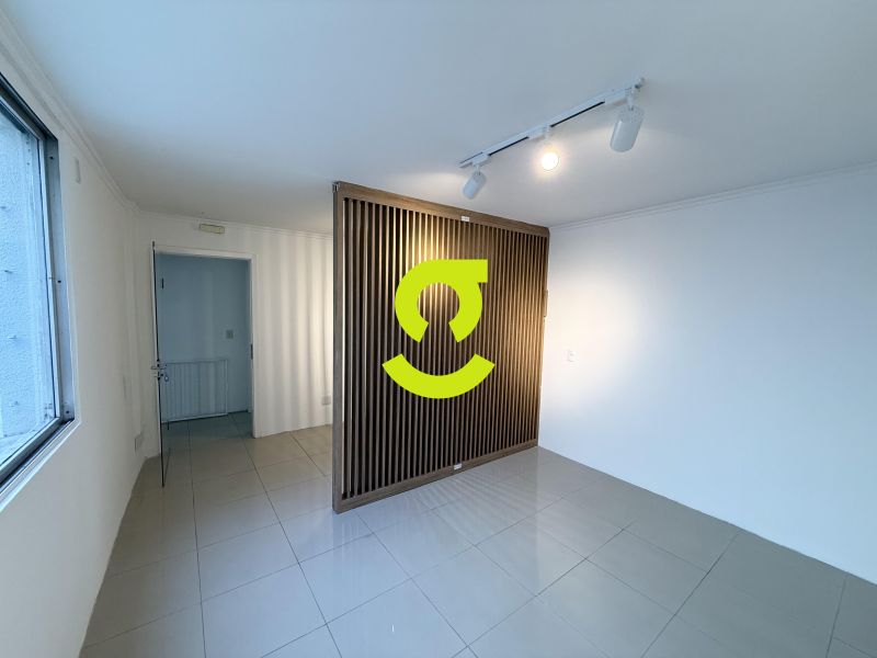 CASA COMERCIAL DE ALTO PADR�O COM 460m� NO BAIRRO ...