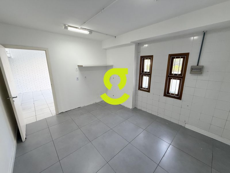 CASA COMERCIAL DE ALTO PADR�O COM 460m� NO BAIRRO ...