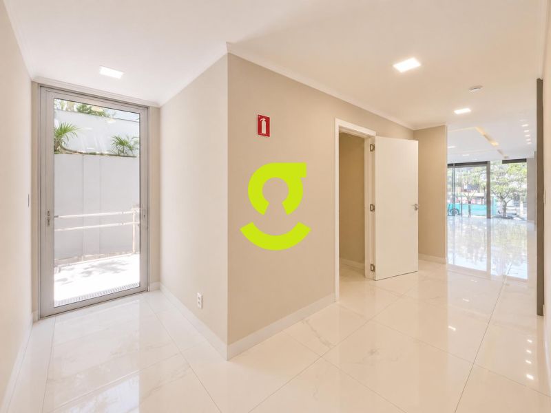 CASA COMERCIAL IMPEC�VEL NA AVENIDA GOETHE | FACHA...