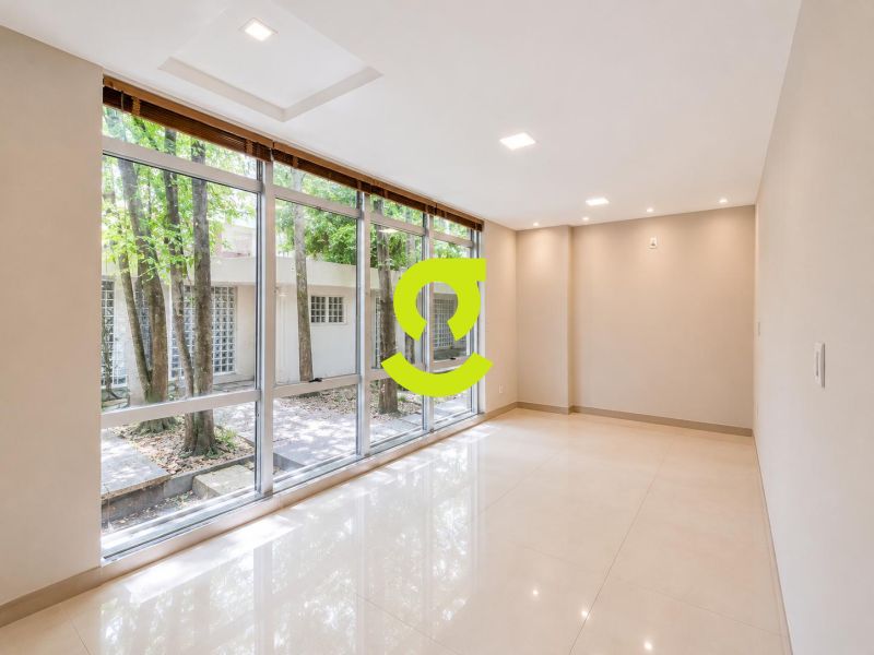 CASA COMERCIAL IMPEC�VEL NA AVENIDA GOETHE | FACHA...