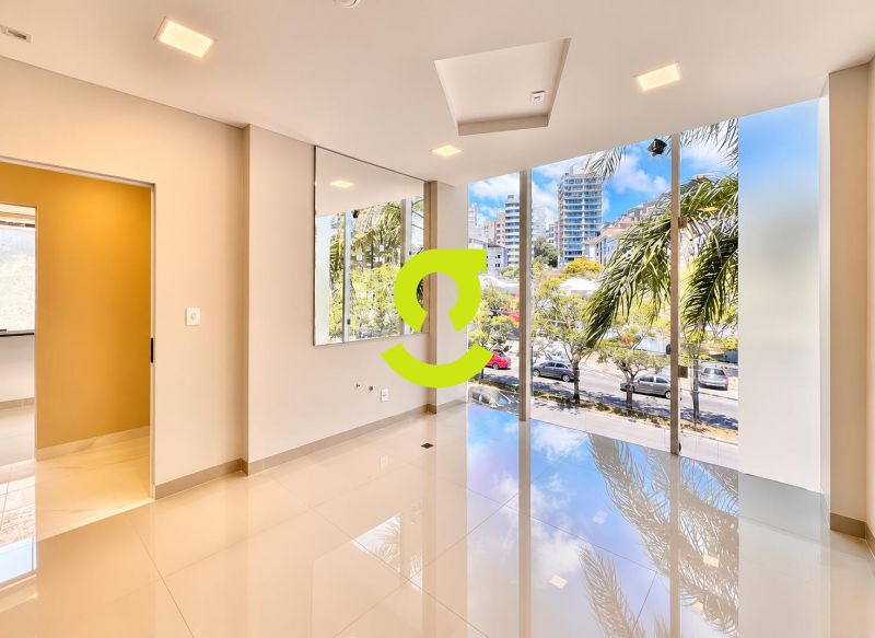 CASA COMERCIAL IMPEC�VEL NA AVENIDA GOETHE | FACHA...