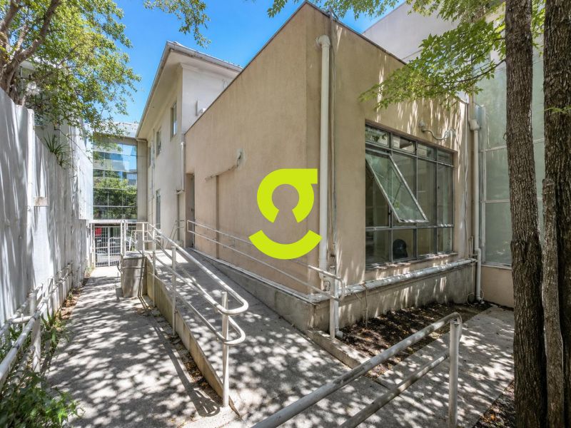 CASA COMERCIAL IMPEC�VEL NA AVENIDA GOETHE | FACHA...