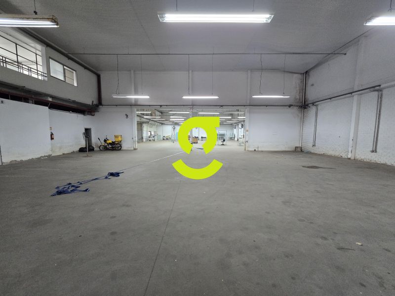 GALP�O LOG�STICO | 2.000m� | DOCA | 3 ACESSOS PARA...