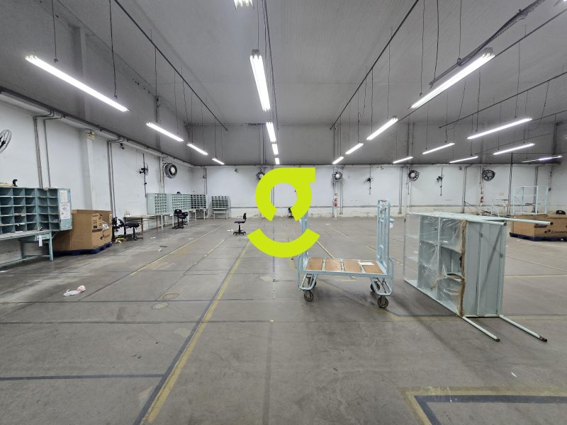 GALP�O LOG�STICO | 2.000m� | DOCA | 3 ACESSOS PARA...