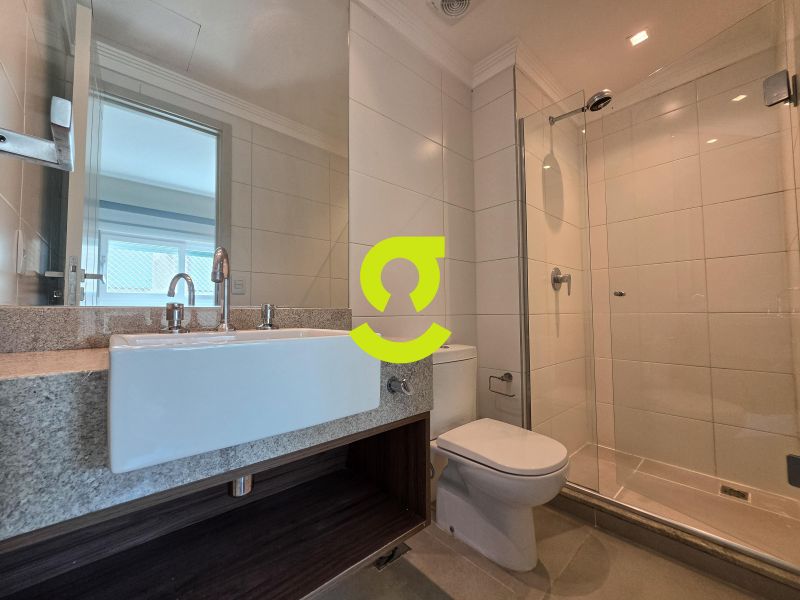 �timo apto MOBILIADO, andar alto, vista para o Par...