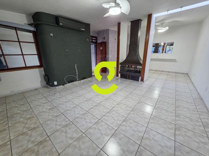 Excelente casa, 120m, lareira, ar condicionado, 3 ...