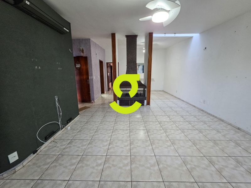 Excelente casa, 120m, lareira, ar condicionado, 3 ...