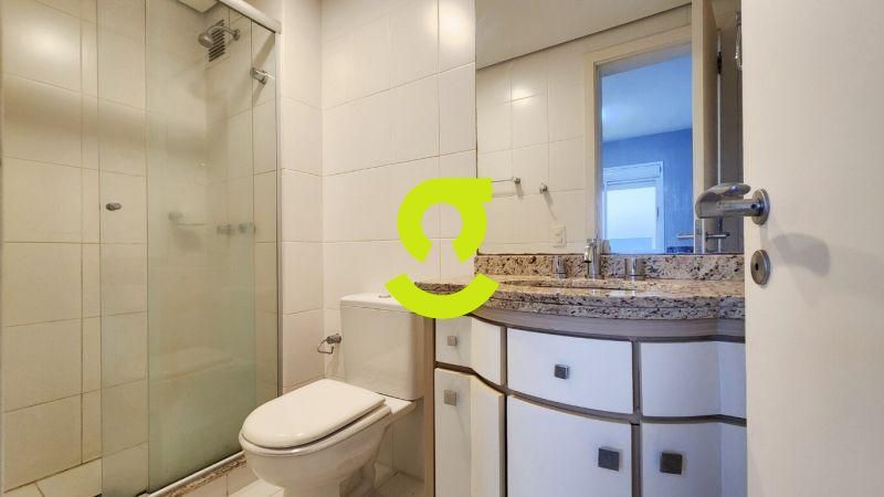 Apto semi mobiliado, andar alto, churrasqueira , 2...