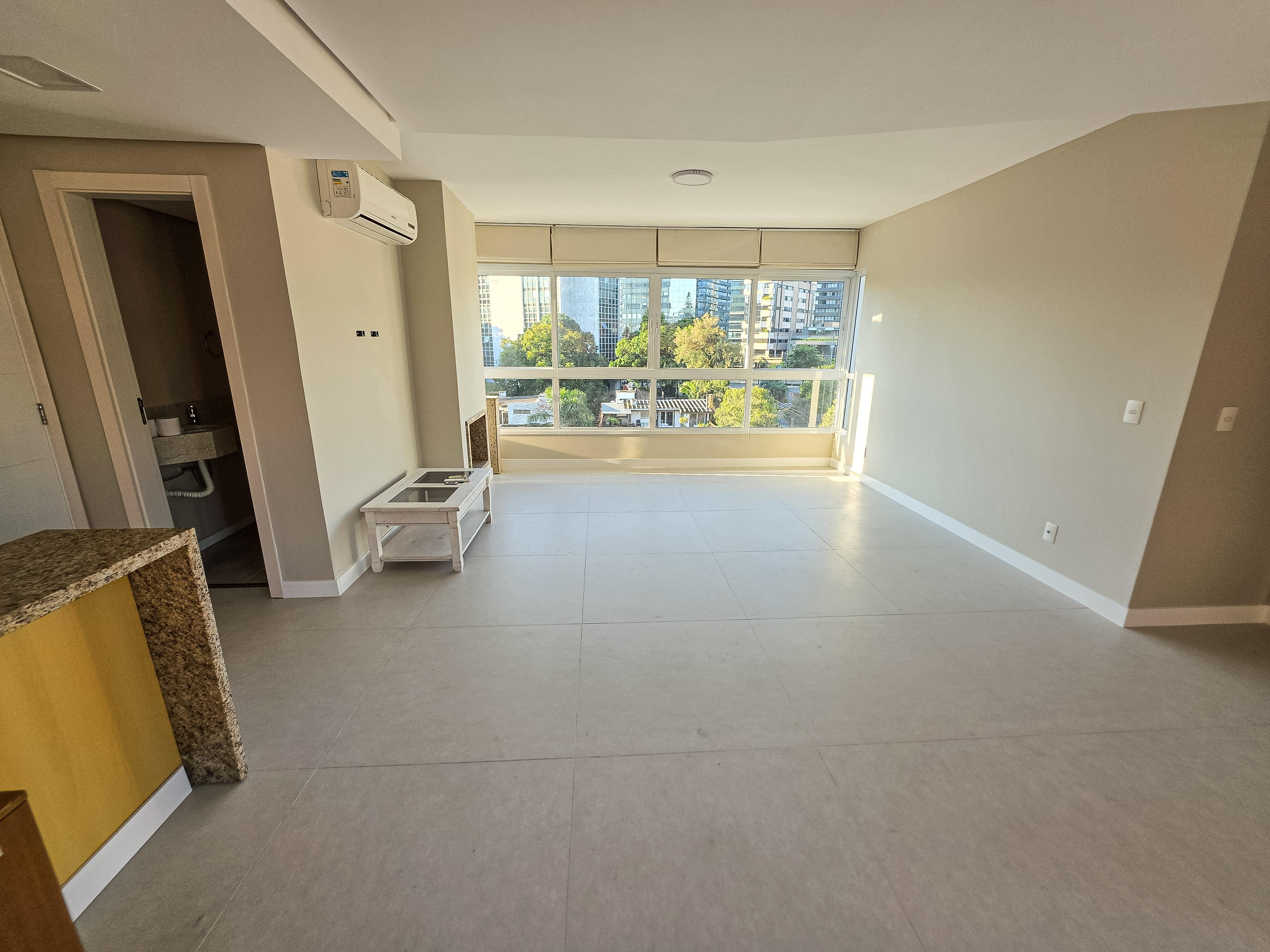 �timo apto em andar alto, semi mobiliado, 124m pri...