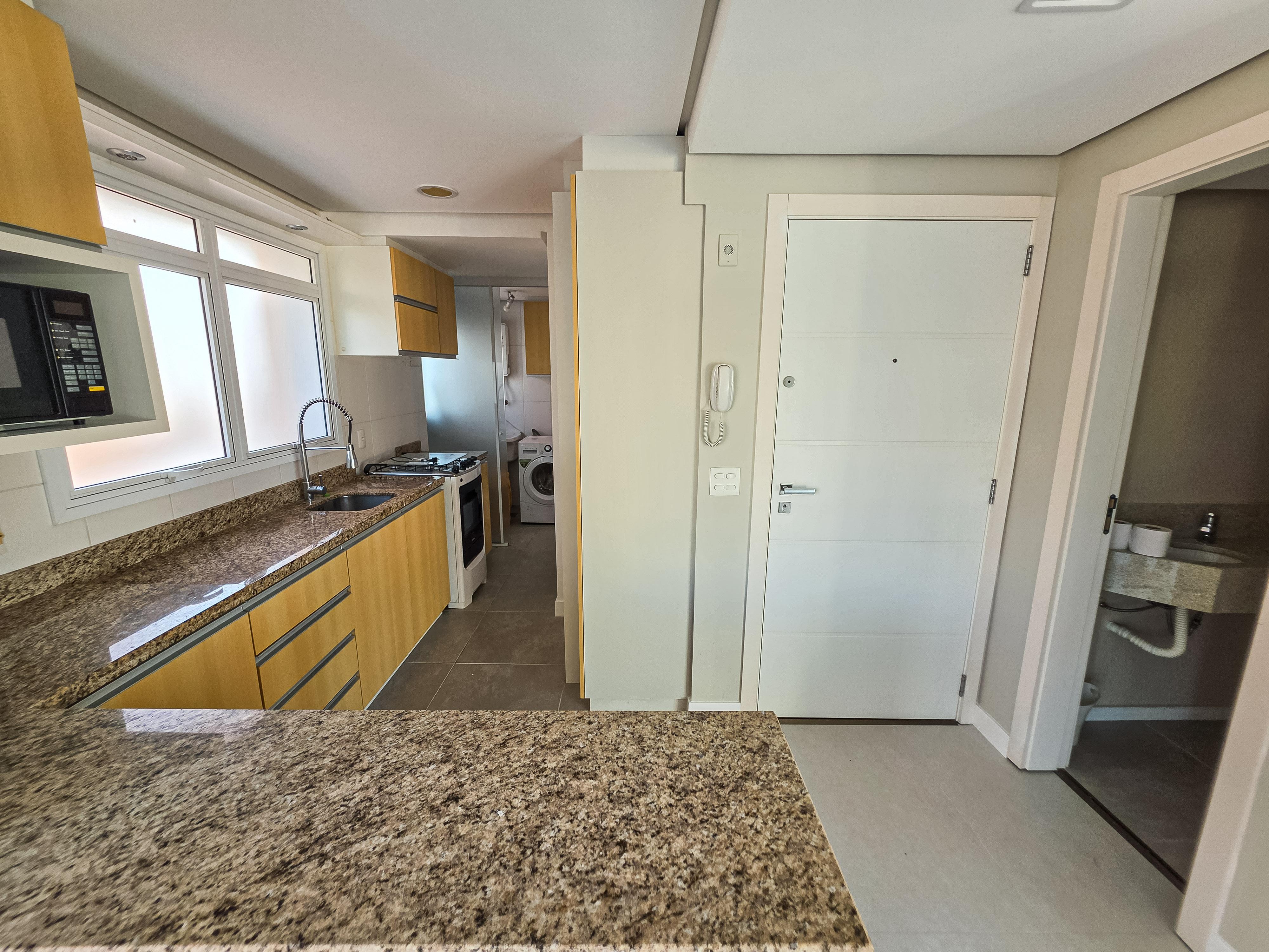 �timo apto em andar alto, semi mobiliado, 124m pri...