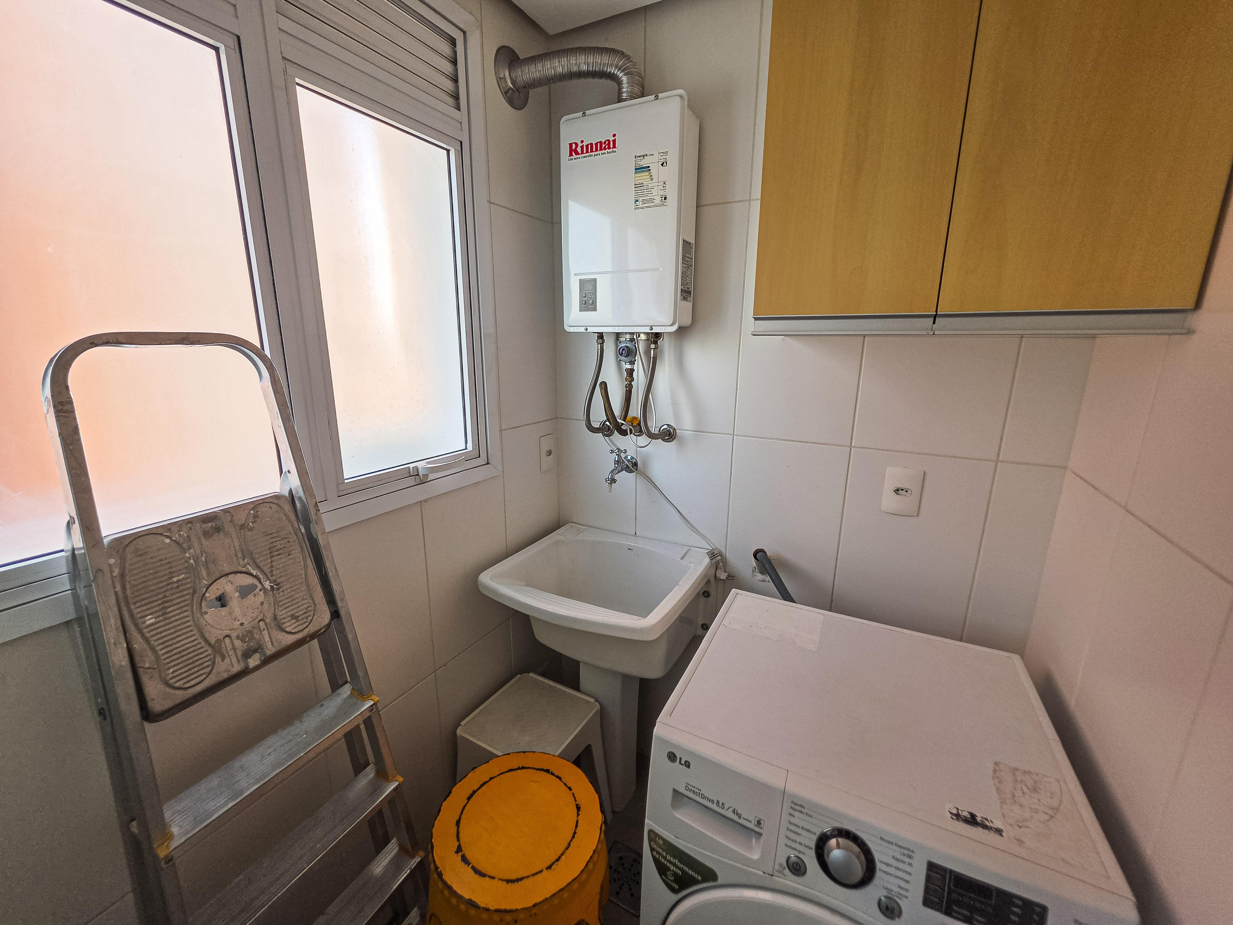 �timo apto em andar alto, semi mobiliado, 124m pri...