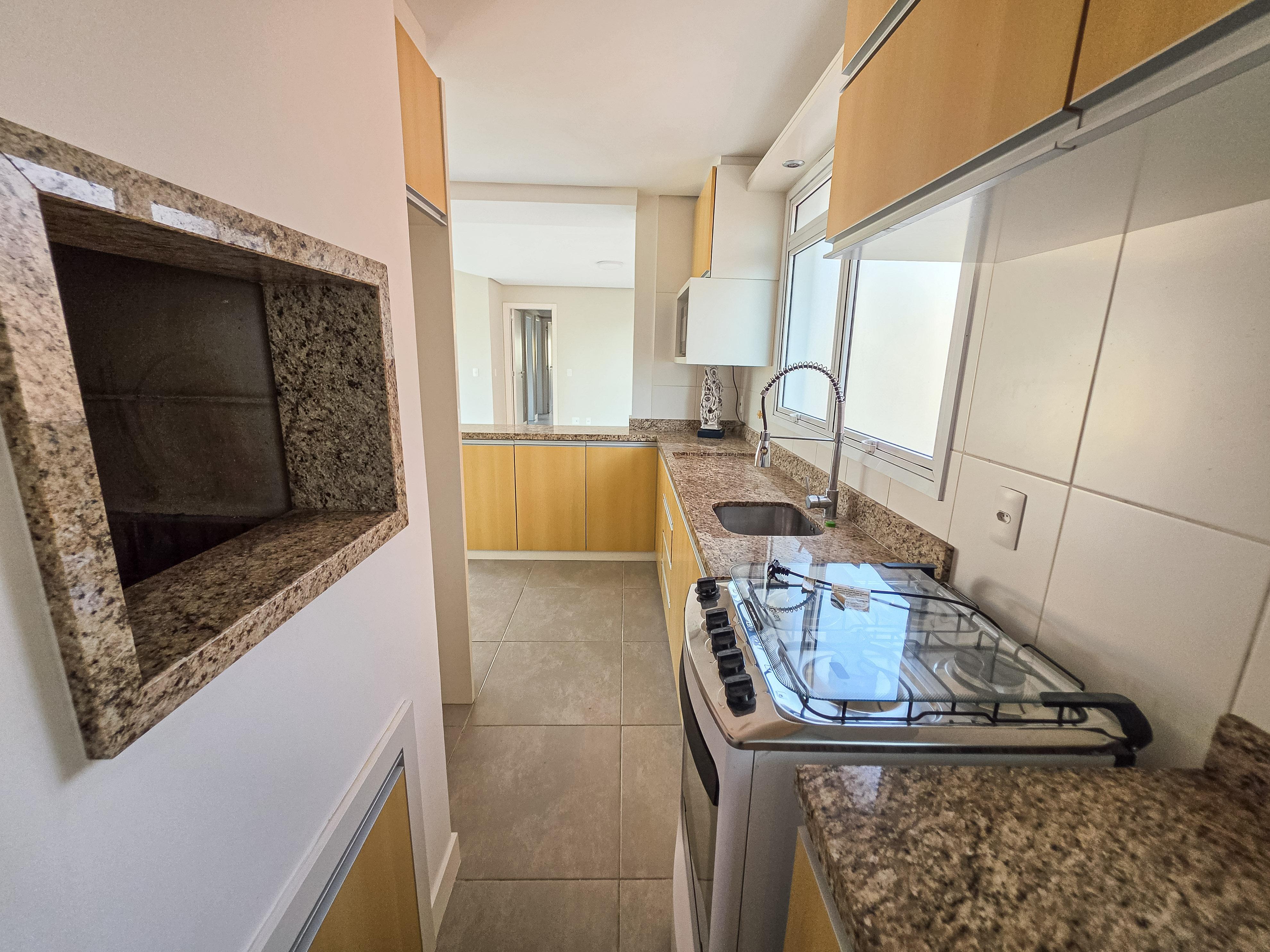 �timo apto em andar alto, semi mobiliado, 124m pri...